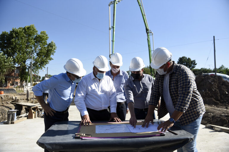 En Florencio Varela, Manzur y Katopodis supervisaron el avance de una obra que beneficiará a más de 125 mil vecinos y vecinas bonaerenses