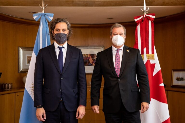 El Canciller Cafiero recibió al nuevo embajador de Canadá para ampliar inversiones.