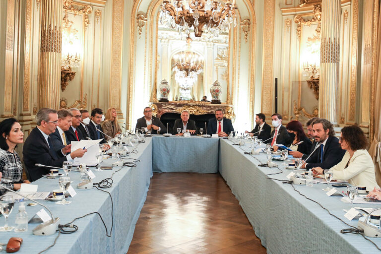 Cafiero encabezó junto al presidente de la republica Dominicana una ronda de negocios en la Cancillería Argentina