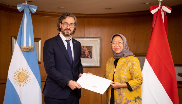 Cafiero recibió a la embajadora de Indonesia y confirmó la presencia de nuestro país en la próxima Cumbre del G20