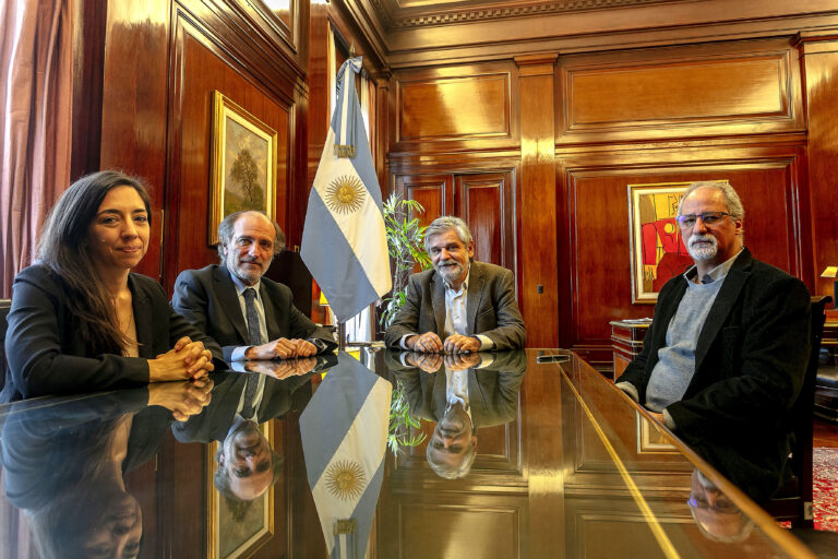 Acuerdo entre el Banco Nación y el Ministerio de Ciencia y Tecnología para fomentar las innovaciones en PyMEs