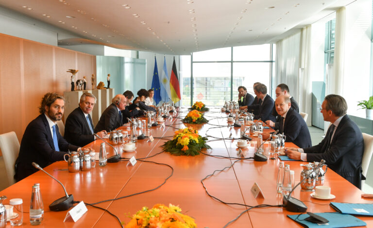 Alberto Fernández propone a Europa coordinar políticas unificadas de los bancos centrales para implementar iniciativas desarrollistas