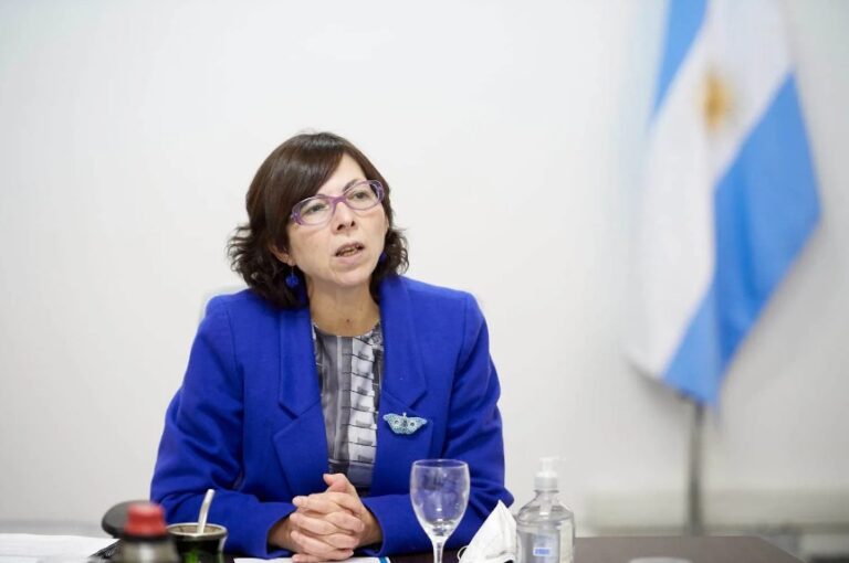 Silvina Batakis: “Tenemos que cumplir el acuerdo con el FMI y en cada revisión de las metas seguramente habrá algunas modificaciones porque el mundo cambia continuamente”
