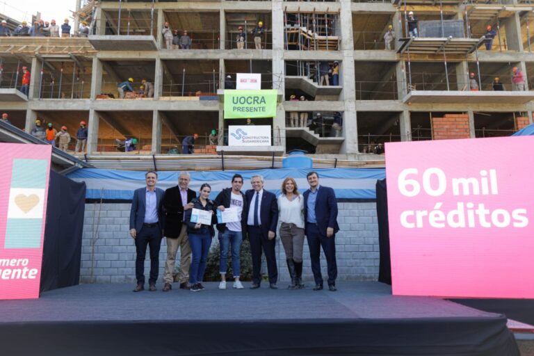 El Presidente entregó el crédito para construcción de viviendas 60.000 desde el inicio de la gestión
