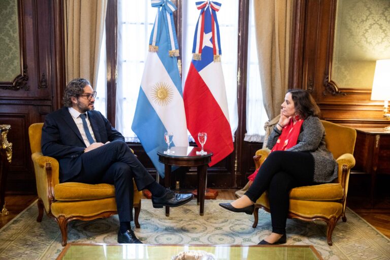 Argentina y Chile avanzan en proyectos conjuntos de desarrollo del litio
