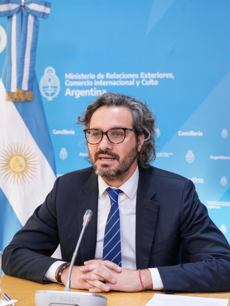 Cafiero: “La Argentina continuará trabajando por una arquitectura sanitaria internacional inclusiva y equitativa”