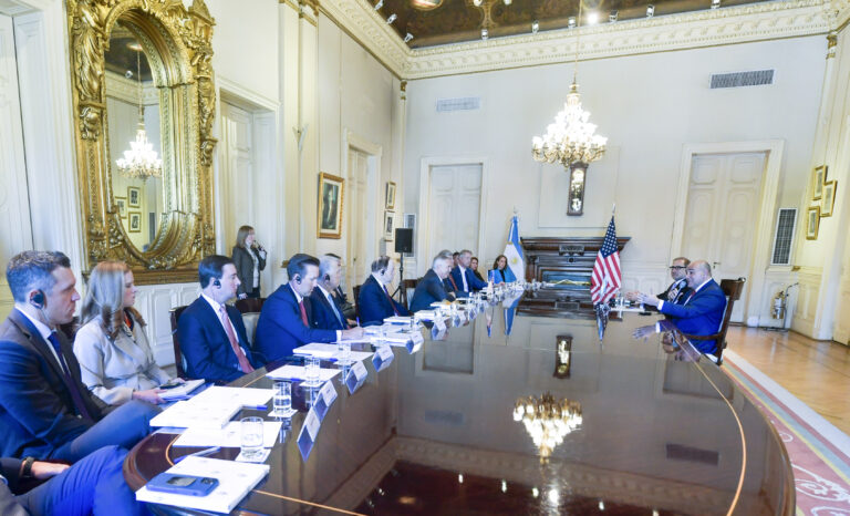 Manzur recibió a delegación de senadores de EE.UU.: “Incrementar la relación va a representar mayor producción, inversión y trabajo para el pueblo argentino”