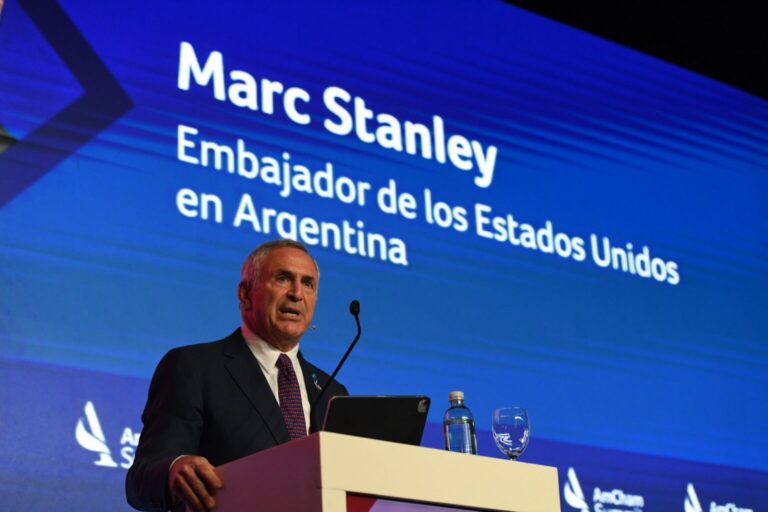 El embajador de EEUU instó a los políticos argentinos a “no esperar a las elecciones” del 2023