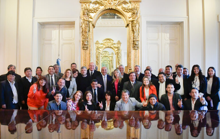 Manzur, Ferraresi y Zabaleta articulan acciones con más de 40 intendentes y legisladores de Jujuy