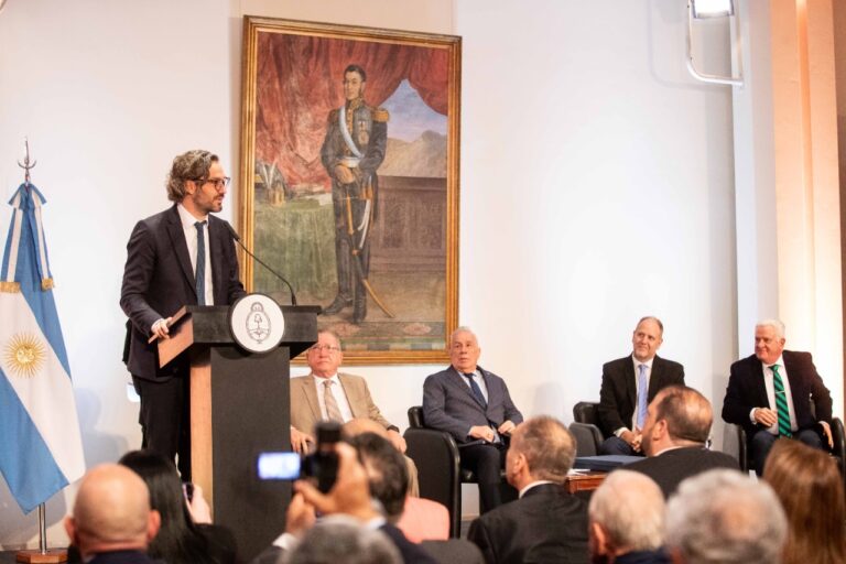 Cafiero participó de Encuentro Nacional de líderes evangélicos y destacó el trabajo social y humanitario que llevan adelante