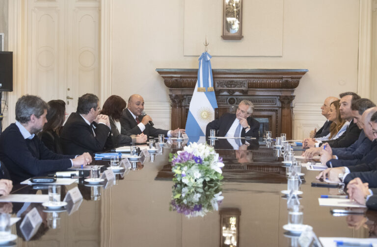 El presidente encabezó una reunión de Gabinete con eje en el apoyo a la población más vulnerable y la creación de empleo