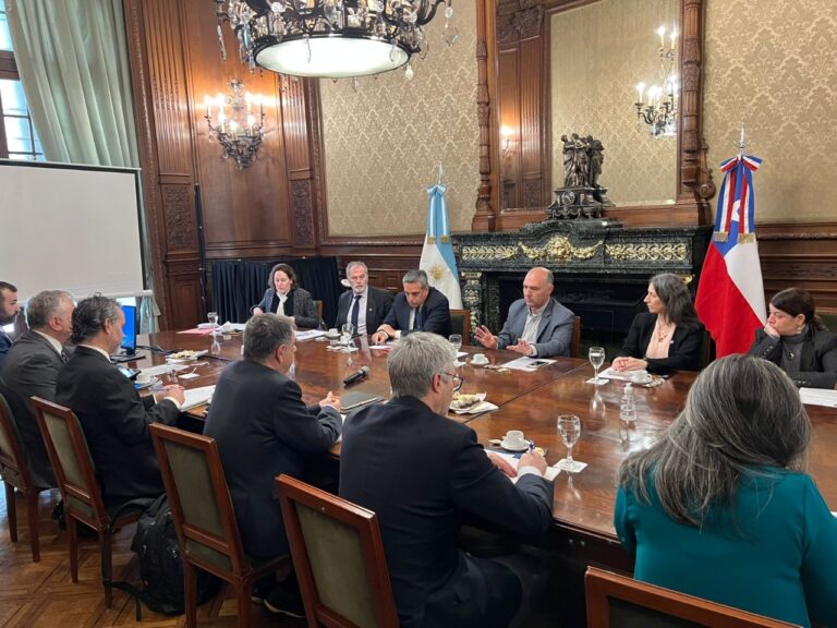 Argentina y Chile avanzan en la coordinación antártica