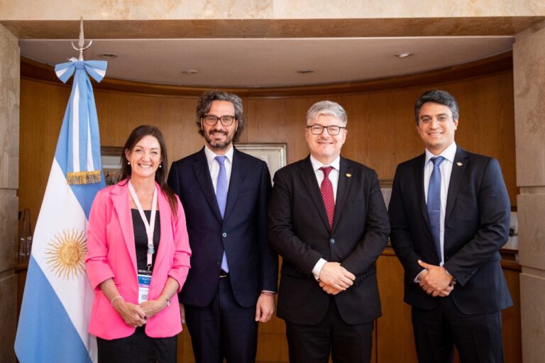 Argentina consolida su rol internacional para el desarrollo de una aviación civil segura, eficiente y sostenible