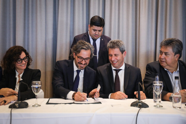 Cafiero y Uñac: Las exportaciones de San Juan se duplicarán producto de la minería estratégica, la metalmecánica asociada y los servicios especializados