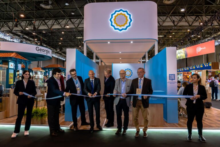 Más de cien PyMEs argentinas presentan sus productos en el evento más importante del sector agroalimentario mundial en Francia