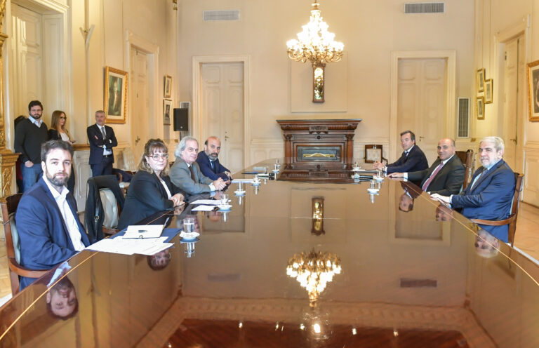 El Gobierno avanza en la desclasificación de la información sobre el atentado a la AMIA