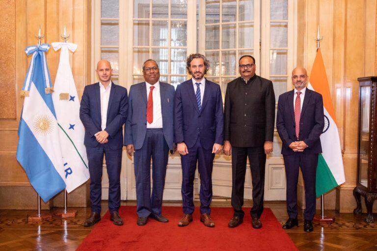 Cafiero se reunió con autoridades de la India para analizar exportaciones récord, promover más inversiones y aumentar la promoción comercial