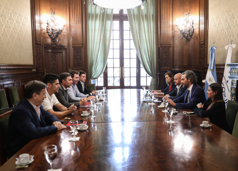 Cafiero recibió a la Cámara Argentina de Fabricantes de Maquinaria Agrícola y remarcó la importancia del desarrollo exportador de las empresas argentinas