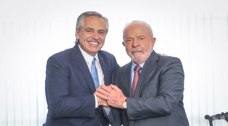 LULA LLEGA ESTE DOMINGO A LA ARGENTINA