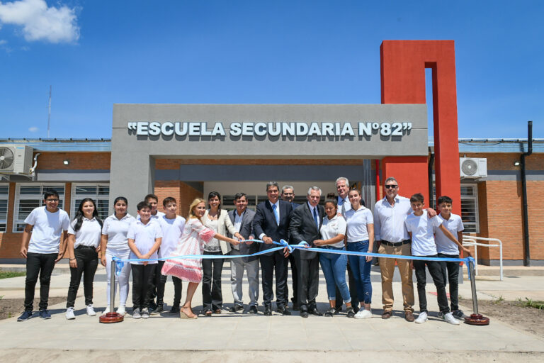 El Presidente dio inicio en Chaco al ciclo lectivo 2023 con la inauguración de una escuela secundaria