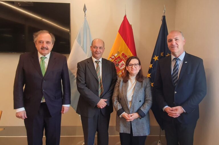 Misión oficial del Secretario Carmona en España: Cuestión Malvinas, Antártida y pesca