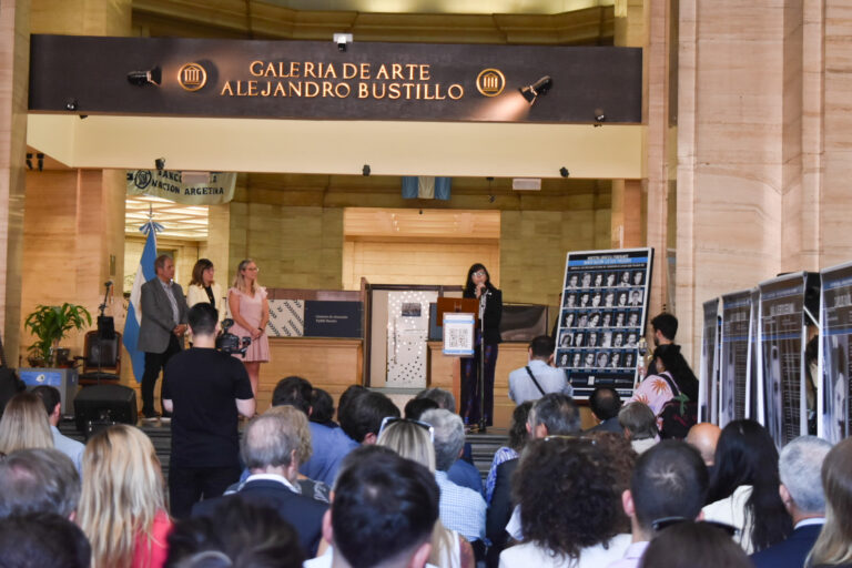 Batakis anunció nueva línea de créditos a tasas del 40% por los 40 años de Democracia