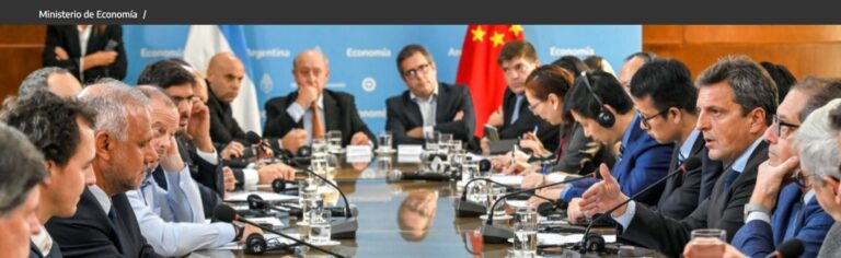 Argentina deja de pagar importaciones en dólares y pasa a yuanes