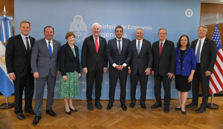 El Ministro Massa recibió a una delegación de Senadores Estadounidenses para fortalecer la cooperación económica y política