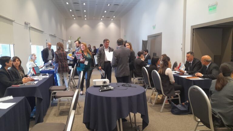 Empresas argentinas de servicios de salud mantuvieron 200 encuentros de negocios en Paraguay