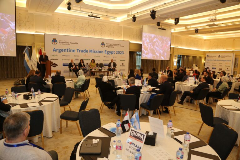 Misión conjunta de Salud y Cancillería en Egipto: Oportunidades para medicamentos, equipamiento médico y alimentos, entre otros sectores