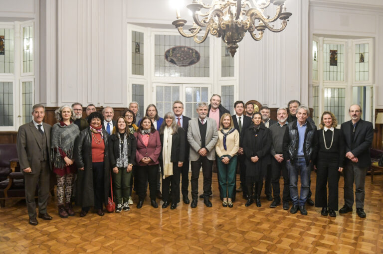 Agustín Rossi y Daniel Filmus mantuvieron un encuentro con científicos y científicas