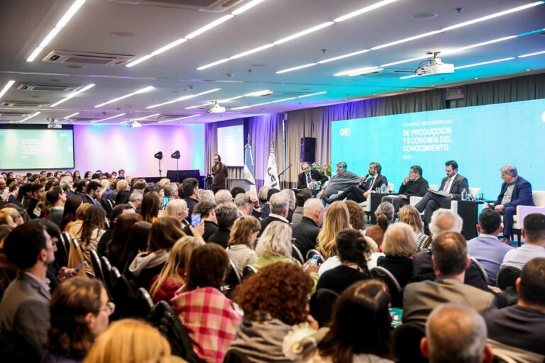 Exportaciones: Cafiero destacó el crecimiento del sector de Servicios Basados en el Conocimiento