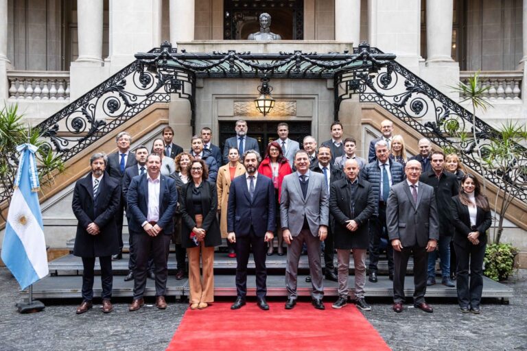 Cafiero: El sector agroindustrial fue clave en la recuperación económica y destacó el desarrollo científico-tecnológico, en la producción y las exportaciones