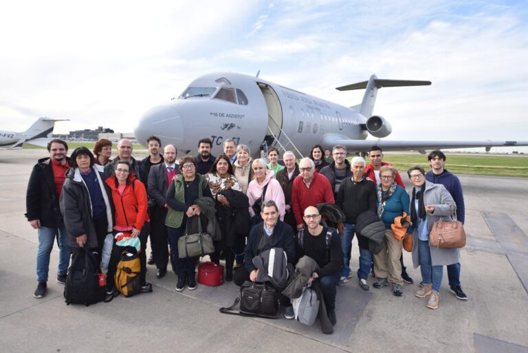 VIAJE DE FAMILIARES DE HÉROES DE MALVINAS IDENTIFICADOS EN EL CEMENTERIO DE DARWIN