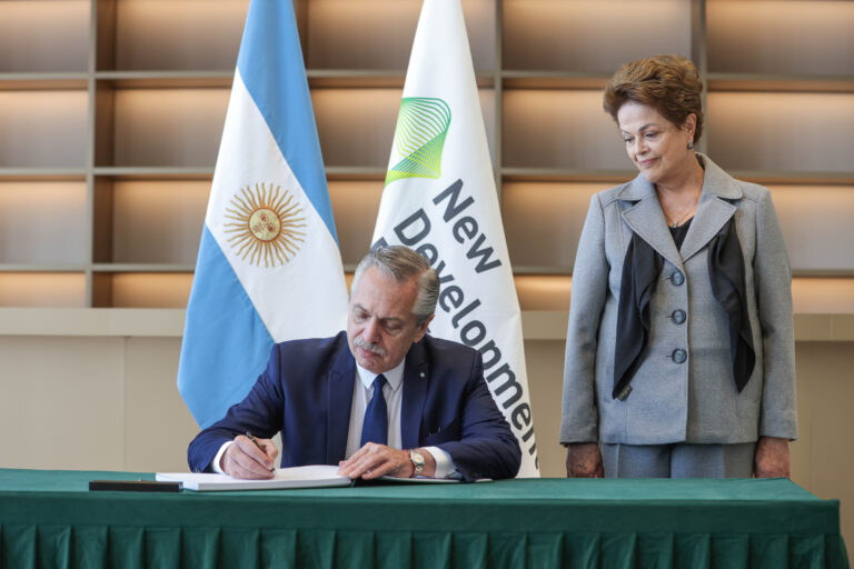 El Presidente se reunió con Dilma Rousseff para oficializar la integración de Argentina al Nuevo Banco de Desarrollo de los BRICS