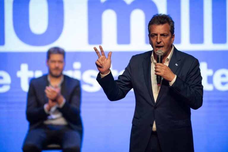 Massa y Lammens expusieron el Plan integral de promoción y desarrollo del turismo internacional