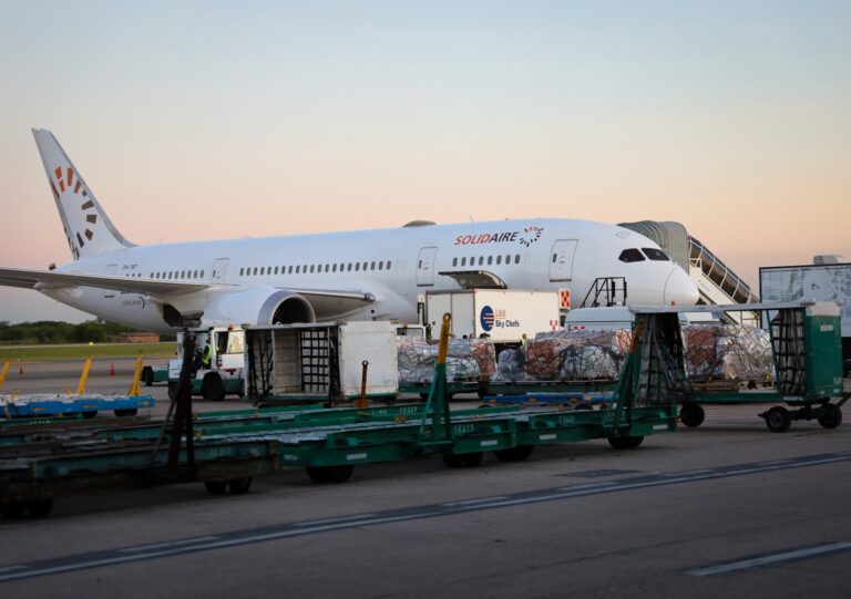 PARTIÓ HACIA EGIPTO NUEVA AYUDA HUMANITARIA DE ARGENTINA ENVIADA A TRAVÉS DE CASCOS BLANCOS