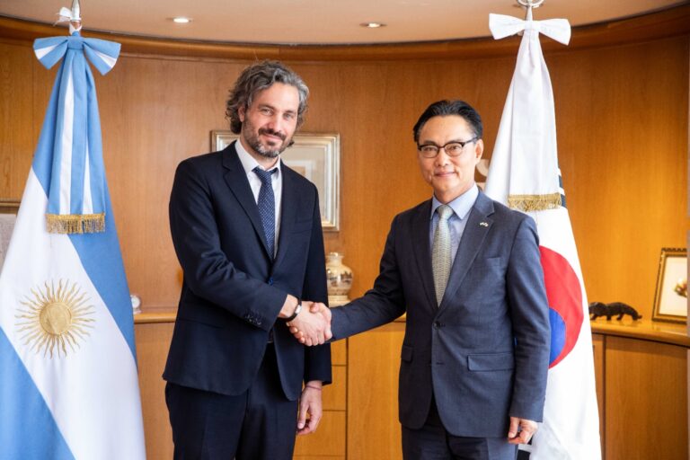 Cafiero recibió al embajador de Corea para potenciar las inversiones en hidrógeno y litio