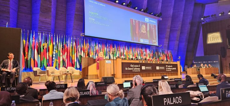 UNESCO: La embajadora Losardo participó del debate sobre política general