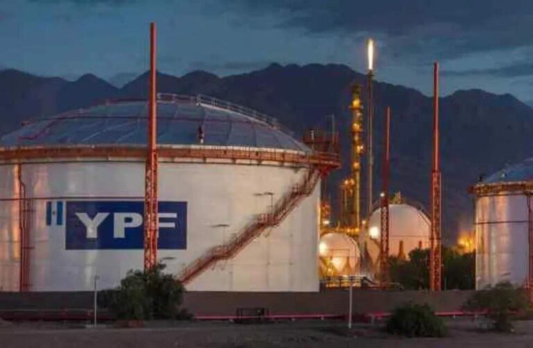 REMATAN LOS BIENES DEL ESTADO/ PRODUCIDOS CON EL TRABAJO DE ARGENTINOS Y ARGENTINAS,