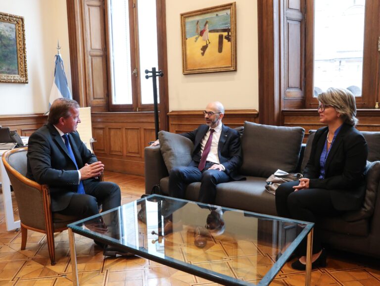 Serenellini se reunió con el jefe de Sección Política y Diplomacia Pública de la Unión Europea en Argentina