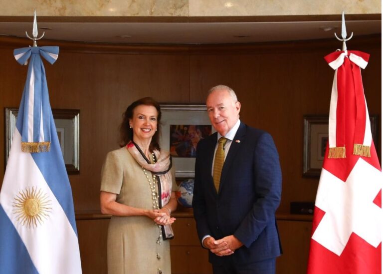 ENCUENTRO DE LA CANCILLER MONDINO CON EL EMBAJADOR DE SUIZA