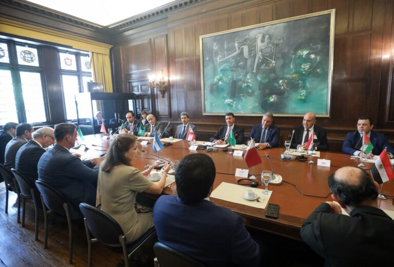 MONDINO RECIBIÓ A LOS EMBAJADORES Y AL REPRESENTANTE DE LA LIGA DE LOS ESTADOS ÁRABES