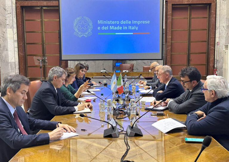 EN ITALIA, MONDINO RATIFICÓ QUE LAS REFORMAS IMPULSADAS POR EL GOBIERNO ARGENTINO GENERAN EL MARCO PROPICIO PARA MÁS INVERSIONES