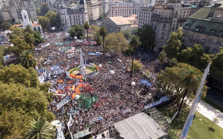 Masiva movilización por el Día Nacional de la Memoria: crónica entre las fuerzas del suelo