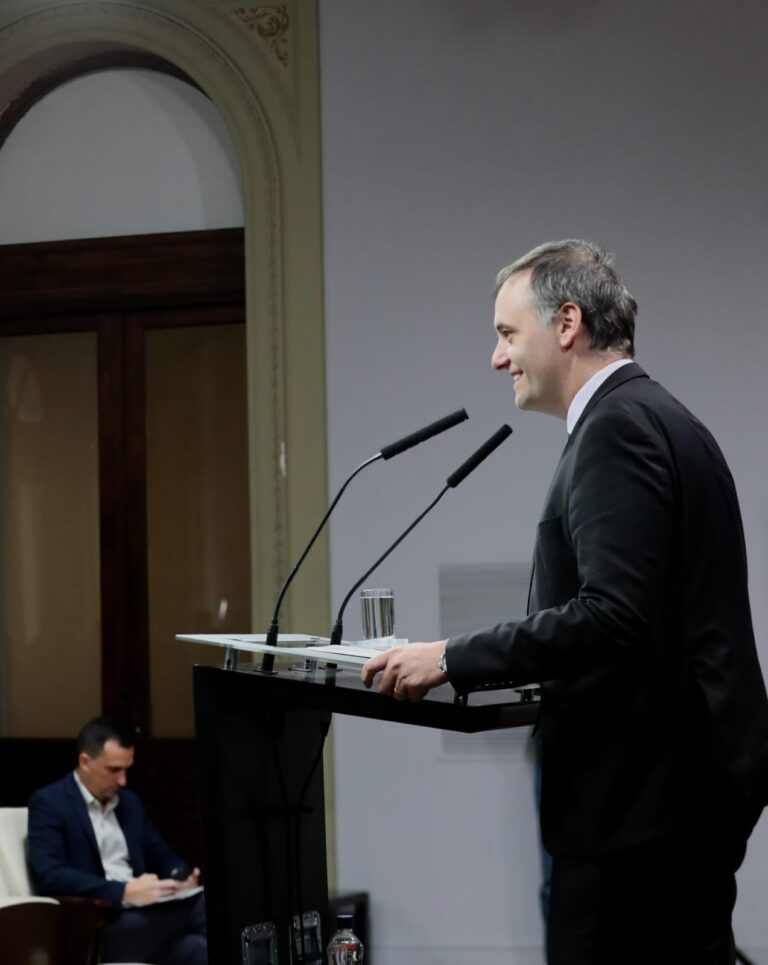 Adorni sobre el envío del borrador de la Ley Bases al Congreso: “Estamos ante un momento bisagra en nuestra historia”