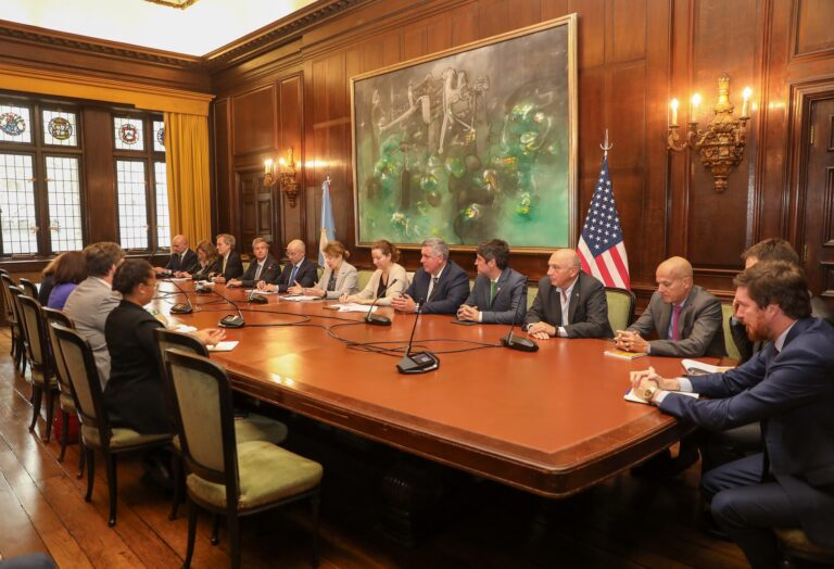 Reunión sobre asuntos nucleares con Estados Unidos