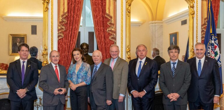 Junto al Jefe de Gabinete Nicolás Posse, la Canciller Mondino profundiza la relación con Estados Unidos en su visita a Washington