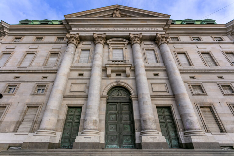 El BNA, primera entidad financiera calificada en la categoría de “Muy Altos Estándares”, según FIX SCR