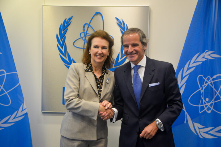 Mondino en Austria: Agenda focalizada en tecnología nuclear y energía atómica, y reunión con el titular de OIEA, Rafael Grossi